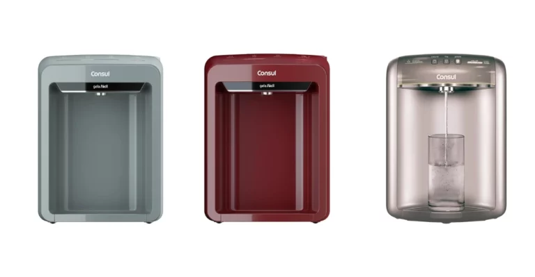 Imagem mostrando três purificadores de água da marca Consul. O primeiro purificador à esquerda é cinza, o do meio é vermelho e o da direita é dourado. Um copo de vidro está sendo enchido com água no purificador dourado.